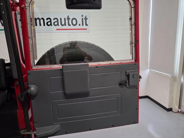 LAND ROVER Defender 90 TDI 300 ARIA CONDIZIONATA 7 POSTI