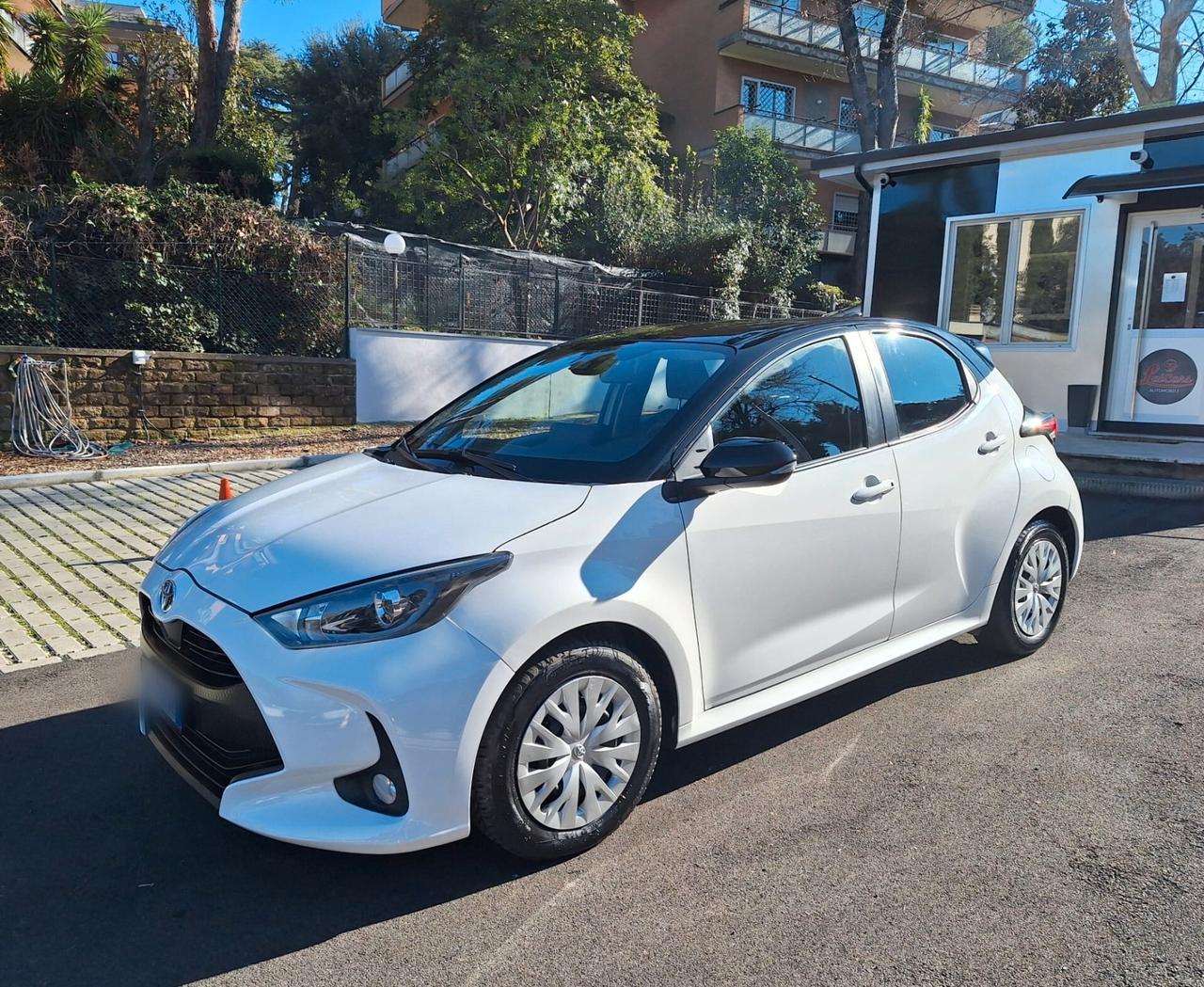 Toyota Yaris 1.5 Hybrid 5 porte Active PROMO 268 MESE zero anticipo