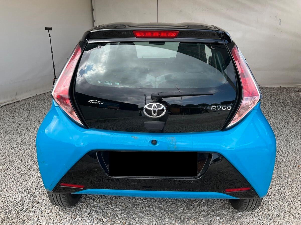 Toyota Aygo 1.0 VVT-i 69 CV 5 porte x-cite neopatentati