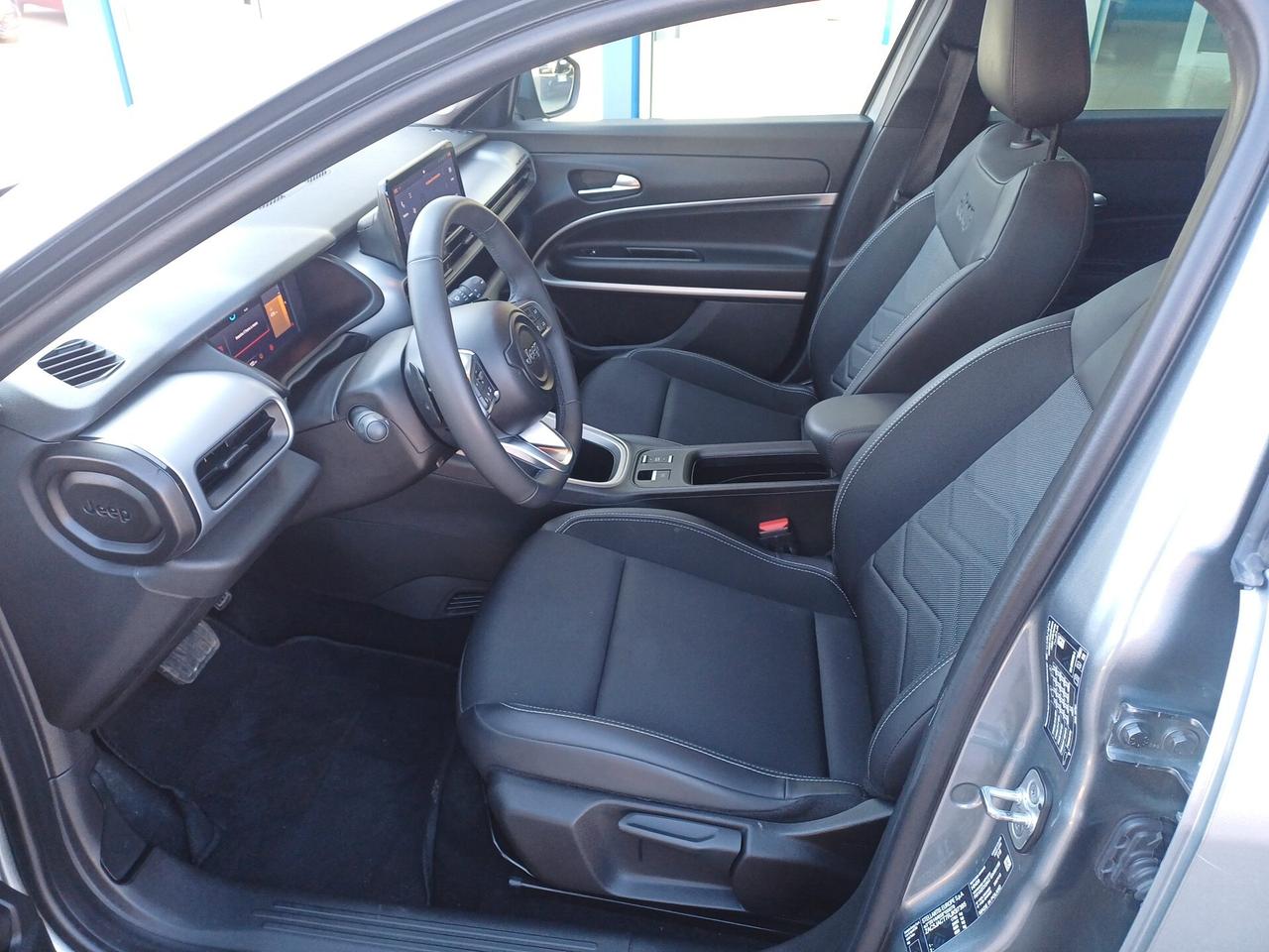 Jeep Avenger 1.2 Turbo 100 CV MHEV Summit