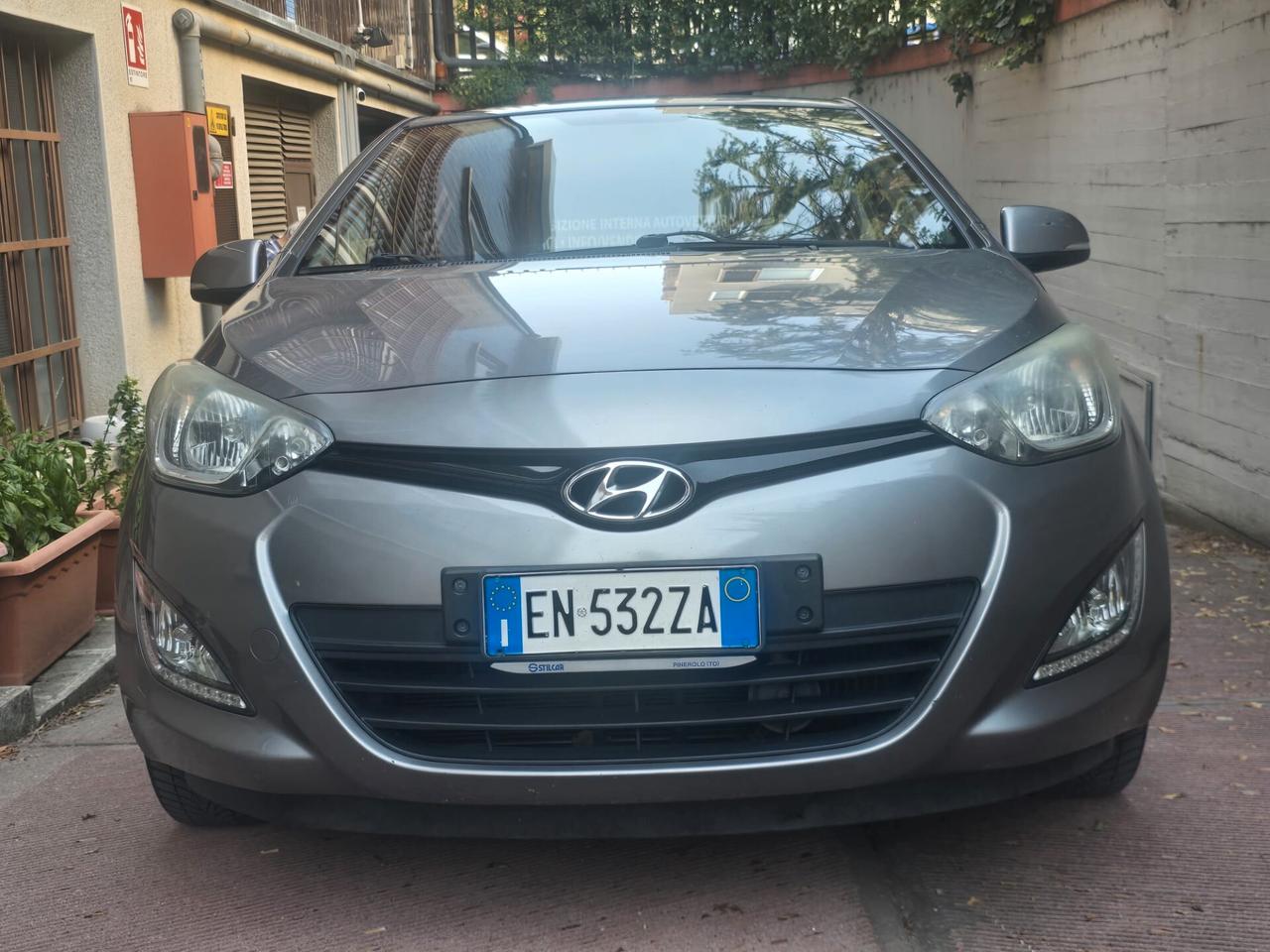 Hyundai i20 1.1 CRDi 5p. Sound Edition - Doppio treno di gomme