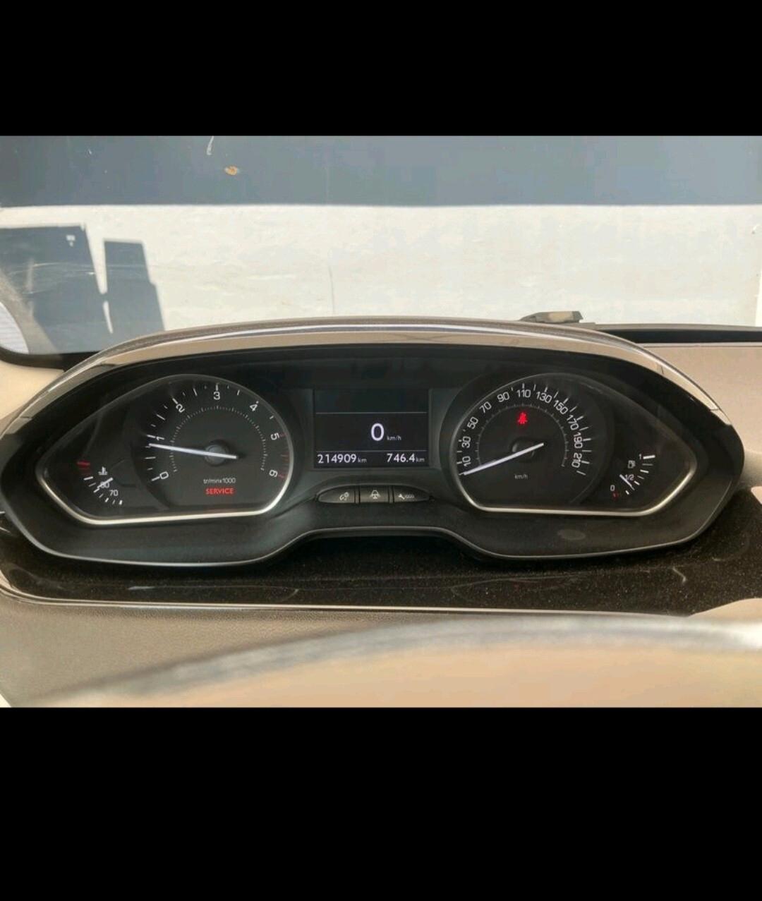 Peugeot 208 1.6 e-HDi 115 CV Stop&Start 2014