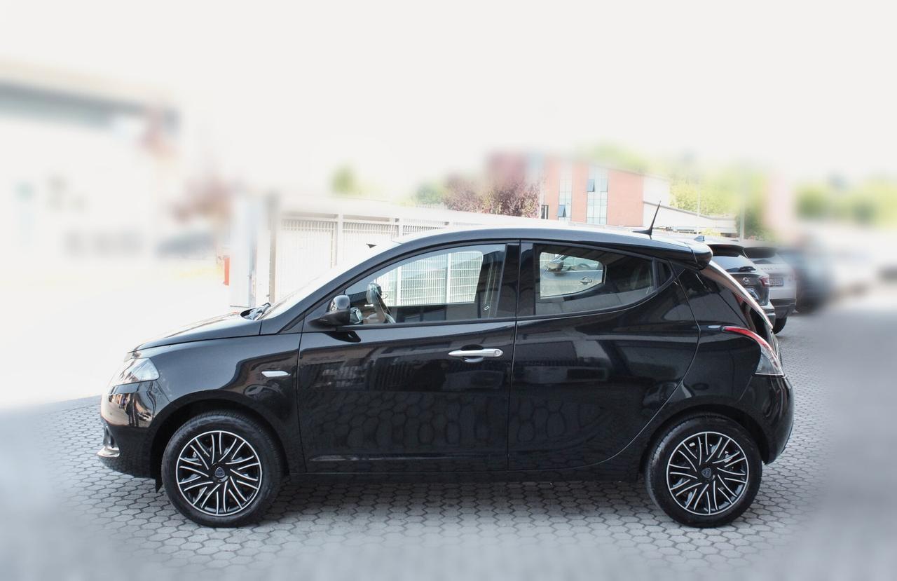 Lancia Ypsilon 1.0 FireFly 5 porte S&S Hybrid Gold Plus-OK NEOPATENTATI