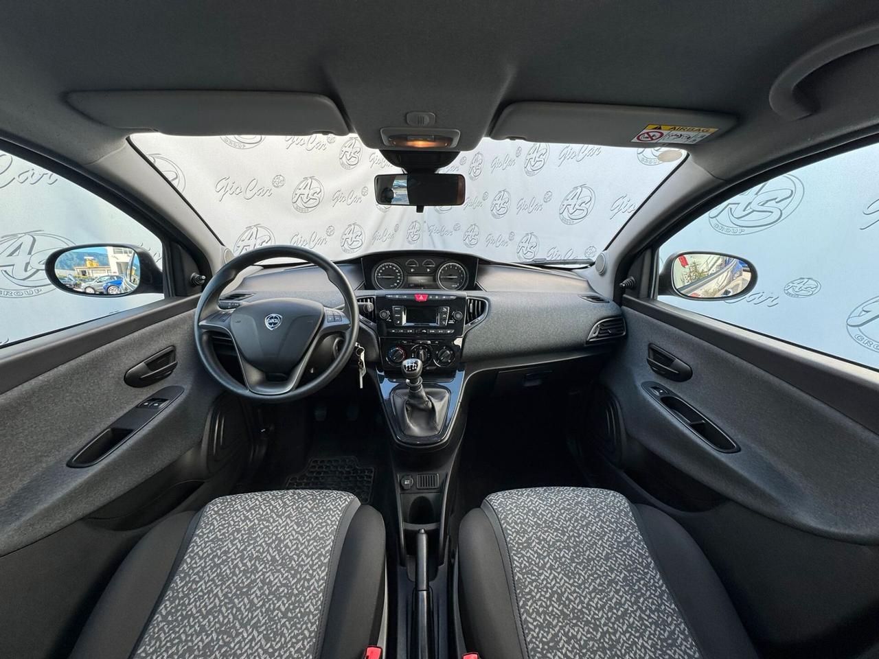 Lancia Ypsilon 1.0 FireFly 70cv Hybrid Silver