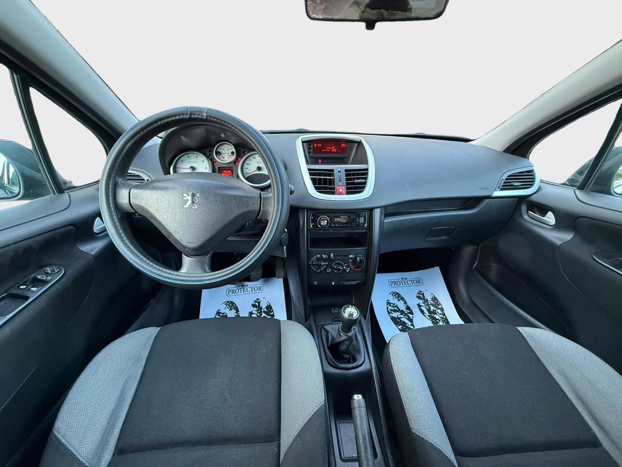 Peugeot 207 1.4 benzina gpl anno 2009 neo patentati