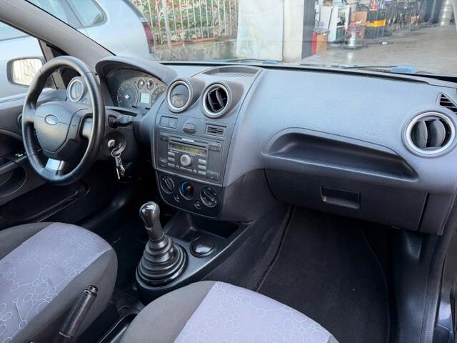 Ford Fiesta 1.2 16V 5p. euro 4 ok neopatentati