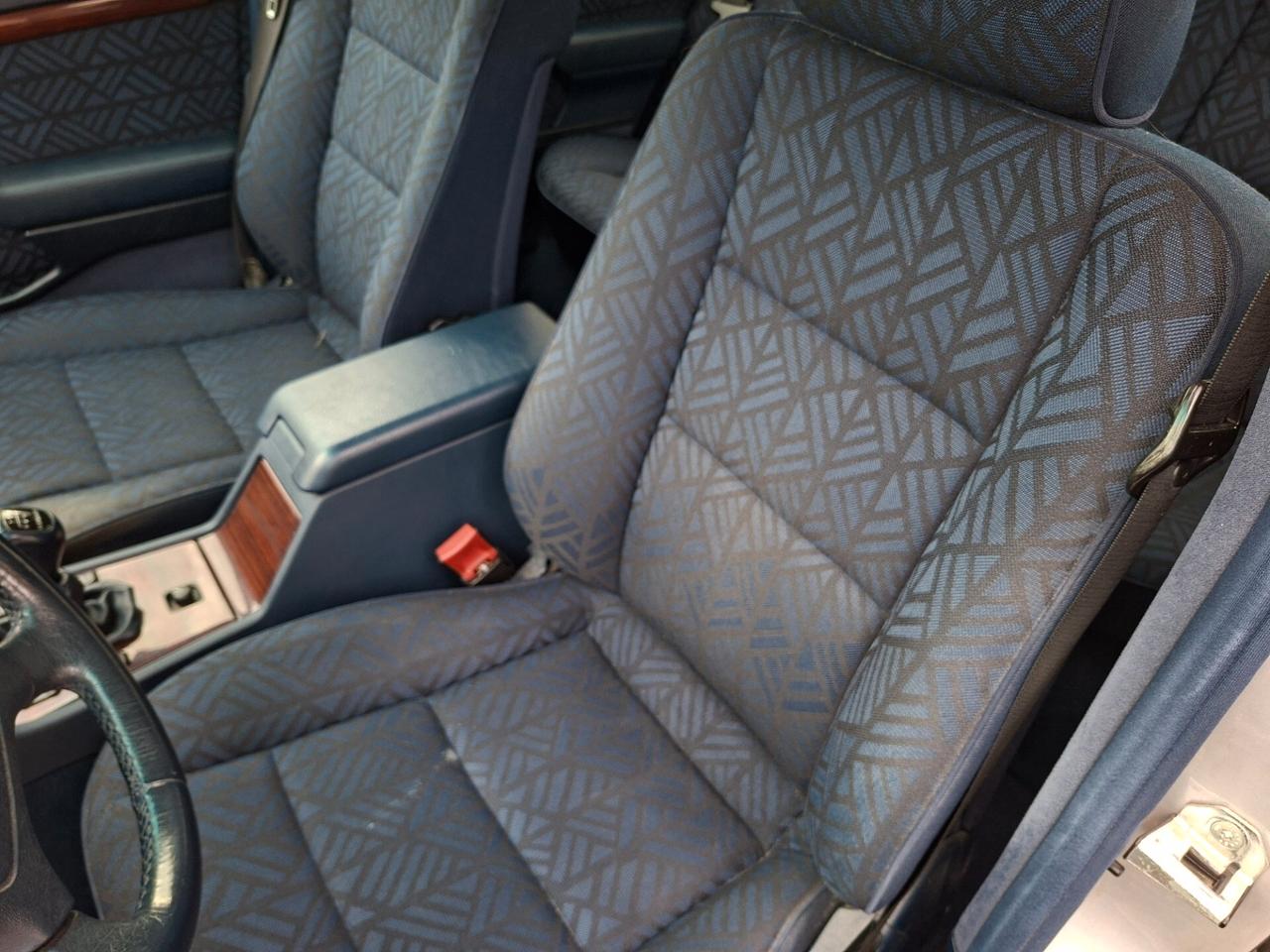 Mercedes-benz C 200 Elegance *UNICO PROPRIETARIO*