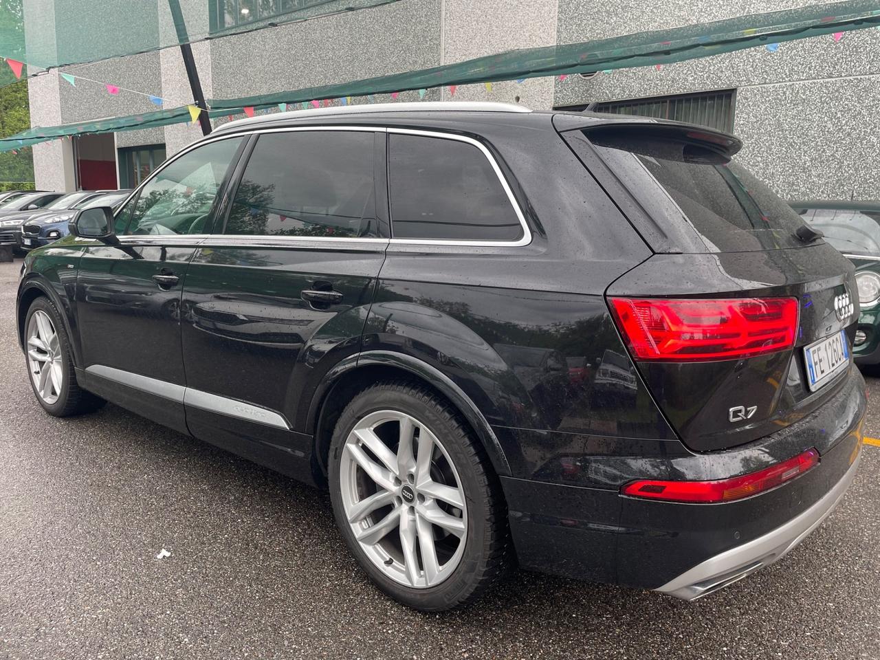 Audi Q7 3.0 TDI 272 CV quattro*Automatik*S line*Tetto*Pelle