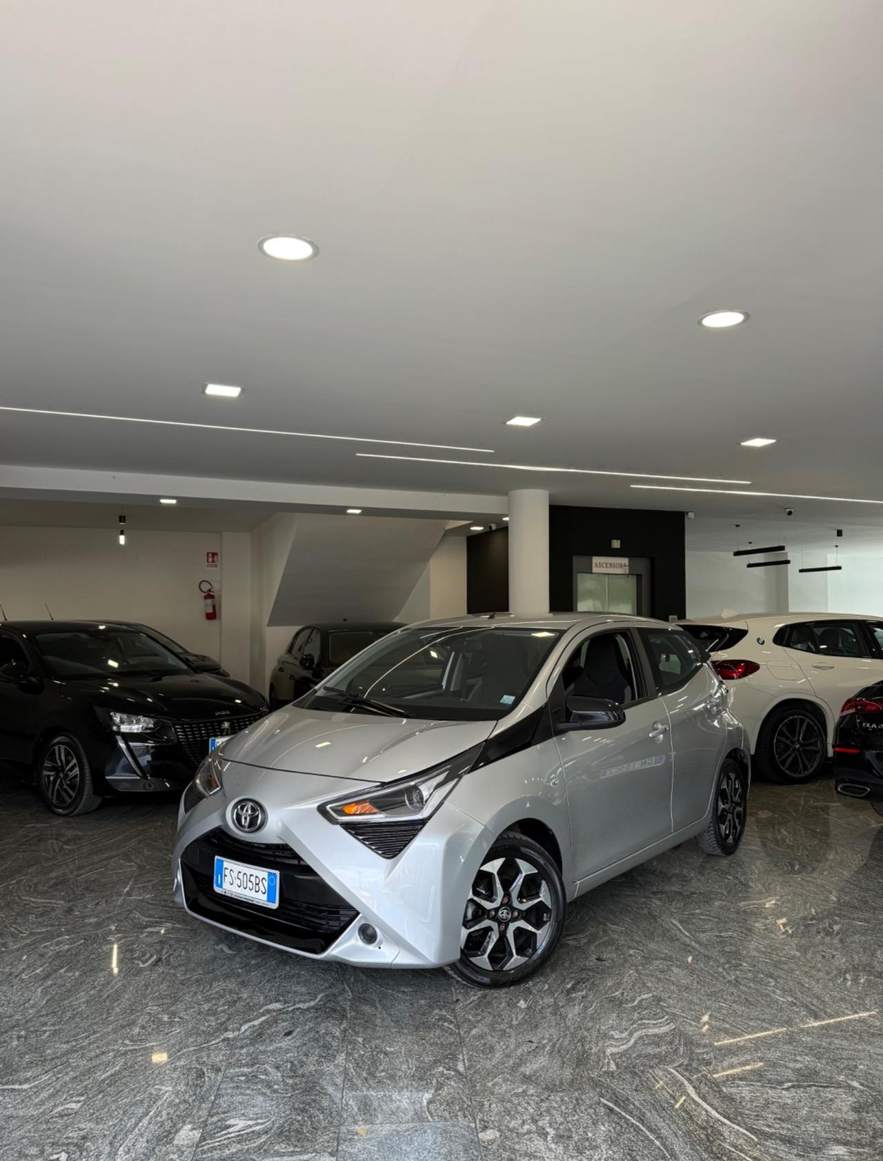Toyota Aygo 1.0 VVT-i 72 CV 5 porte x-cool MMT