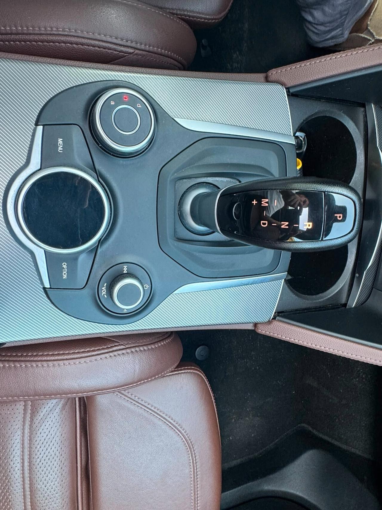Alfa Romeo Stelvio 2019 2.2 TD Q4 VELOCE 130.000 KM