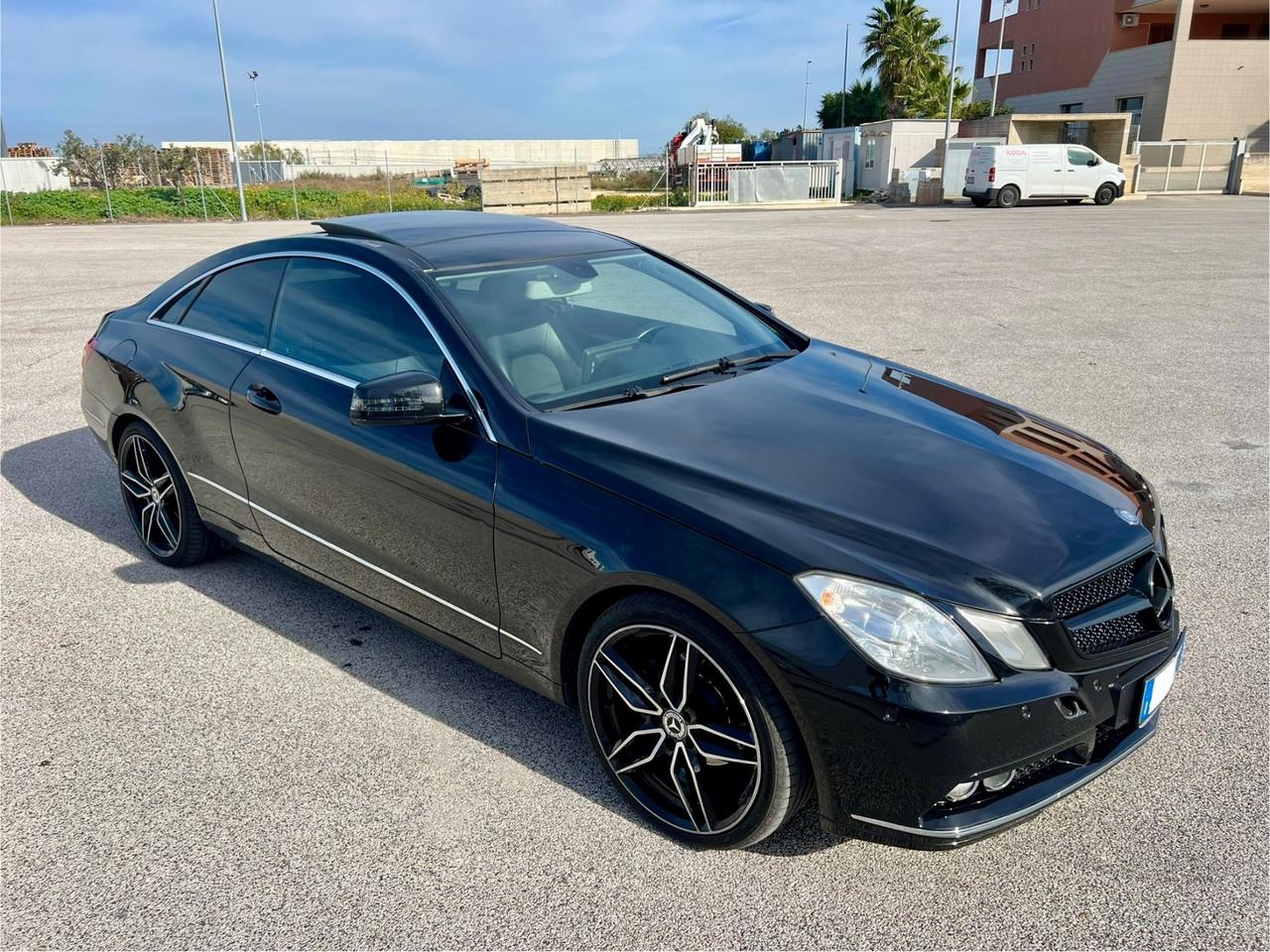 Mercedes-benz E 220 E 220 CDI Coupé BlueEFFICIENCY Avantgarde