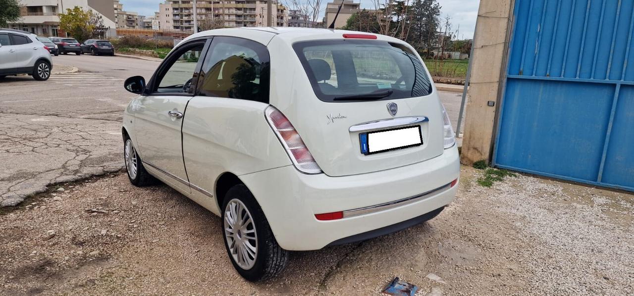 Lancia Ypsilon 1.2 69 CV Elle 2011