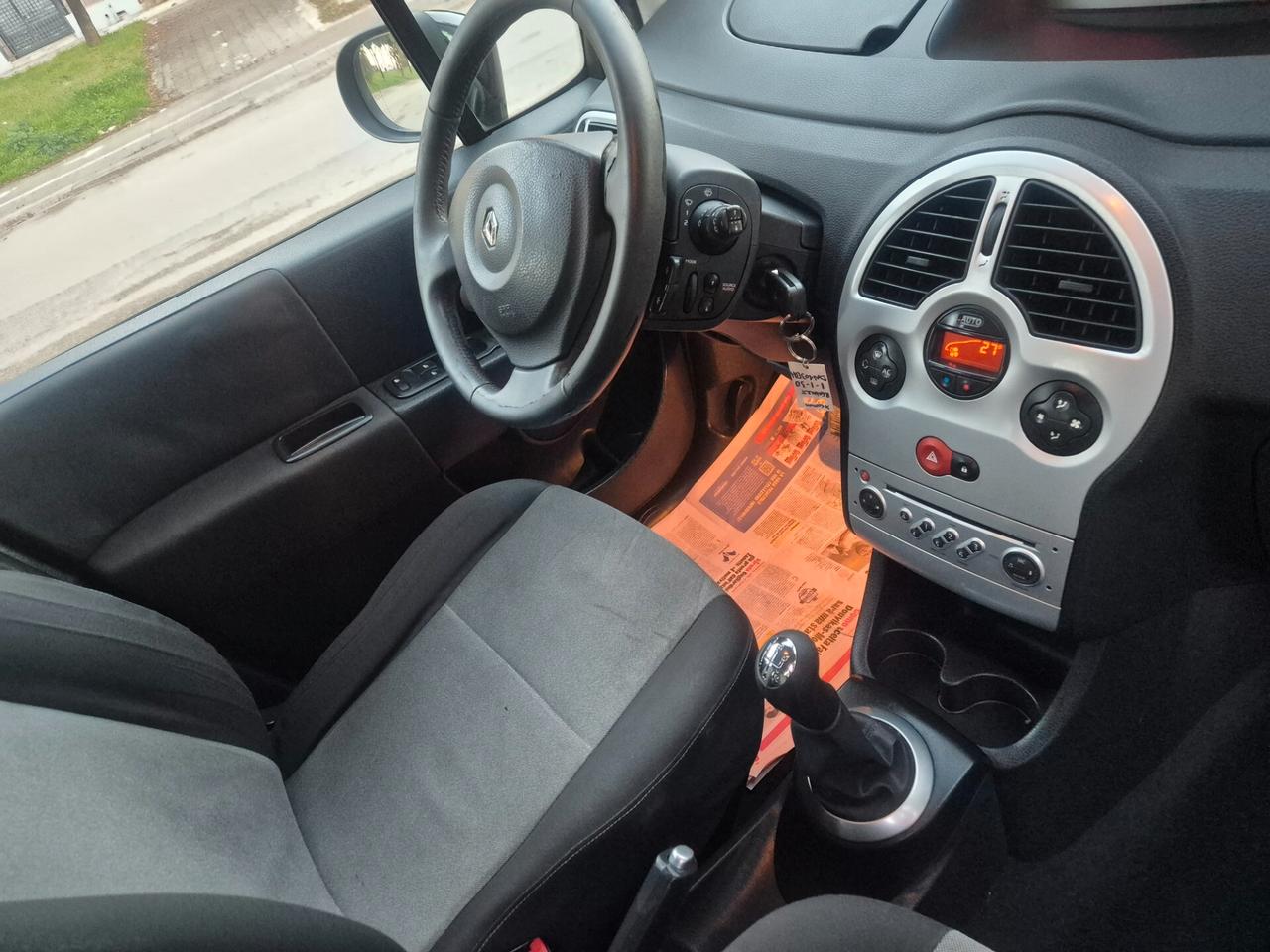 Renault Modus 1.5 dci diesel 85cv anno 09