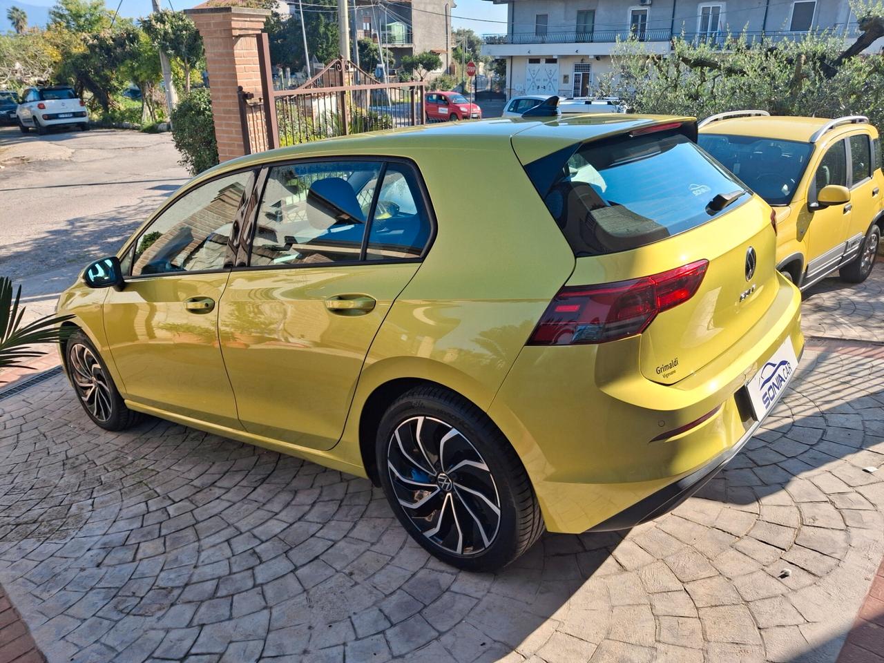 Volkswagen Golf 1.0 TSI EVO Life adatta anche neopatentati