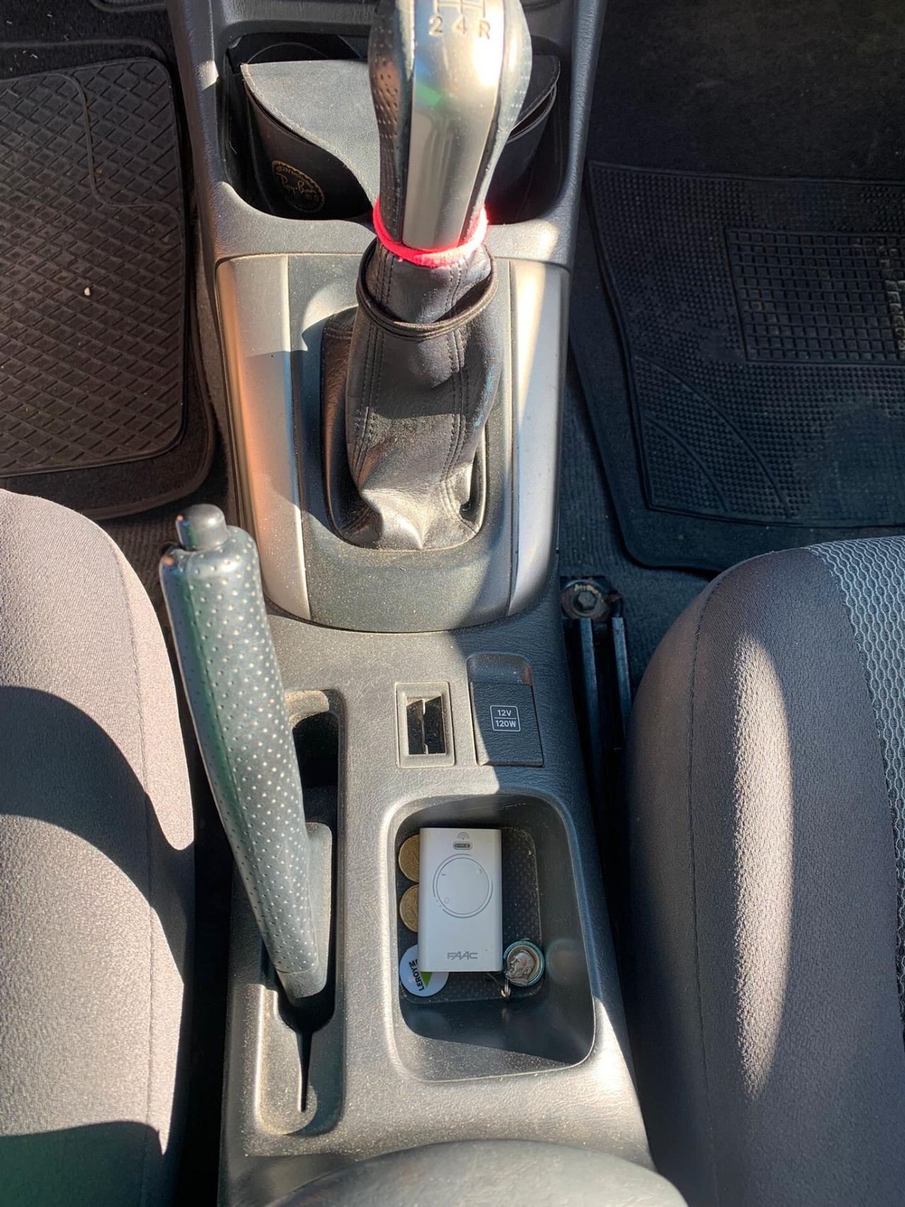 Toyota RAV 4 RAV4 2.0 Tdi D-4D cat 3 porte Sol