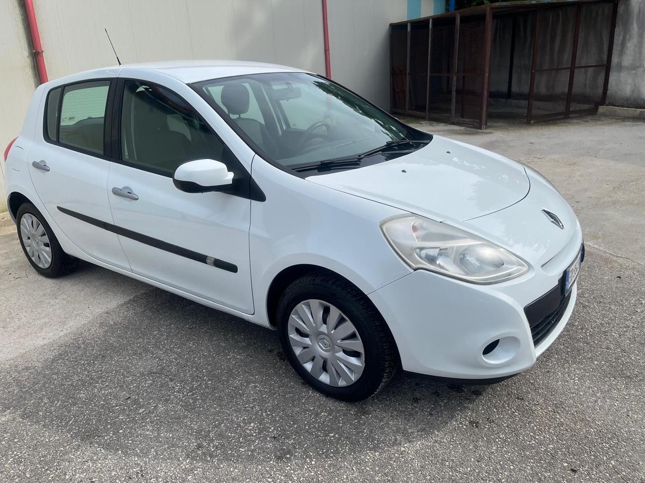 Renault clio 5P-1.2 gpl - km 130000-11/2010