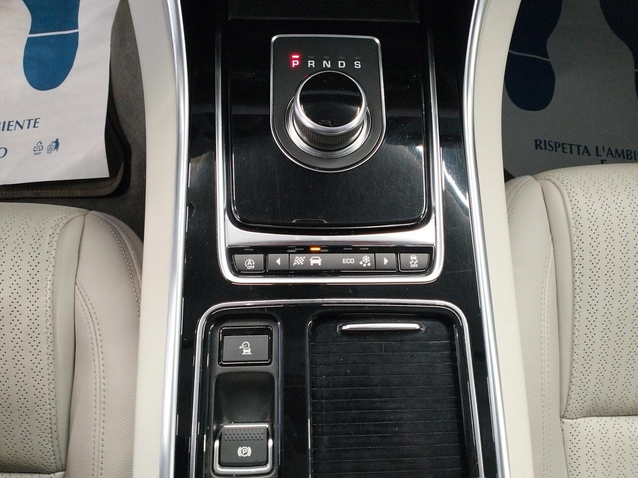 Jaguar XF Sportbrake 2.0 D 180 CV aut. Prestige - 4x4 AUTOMATICO