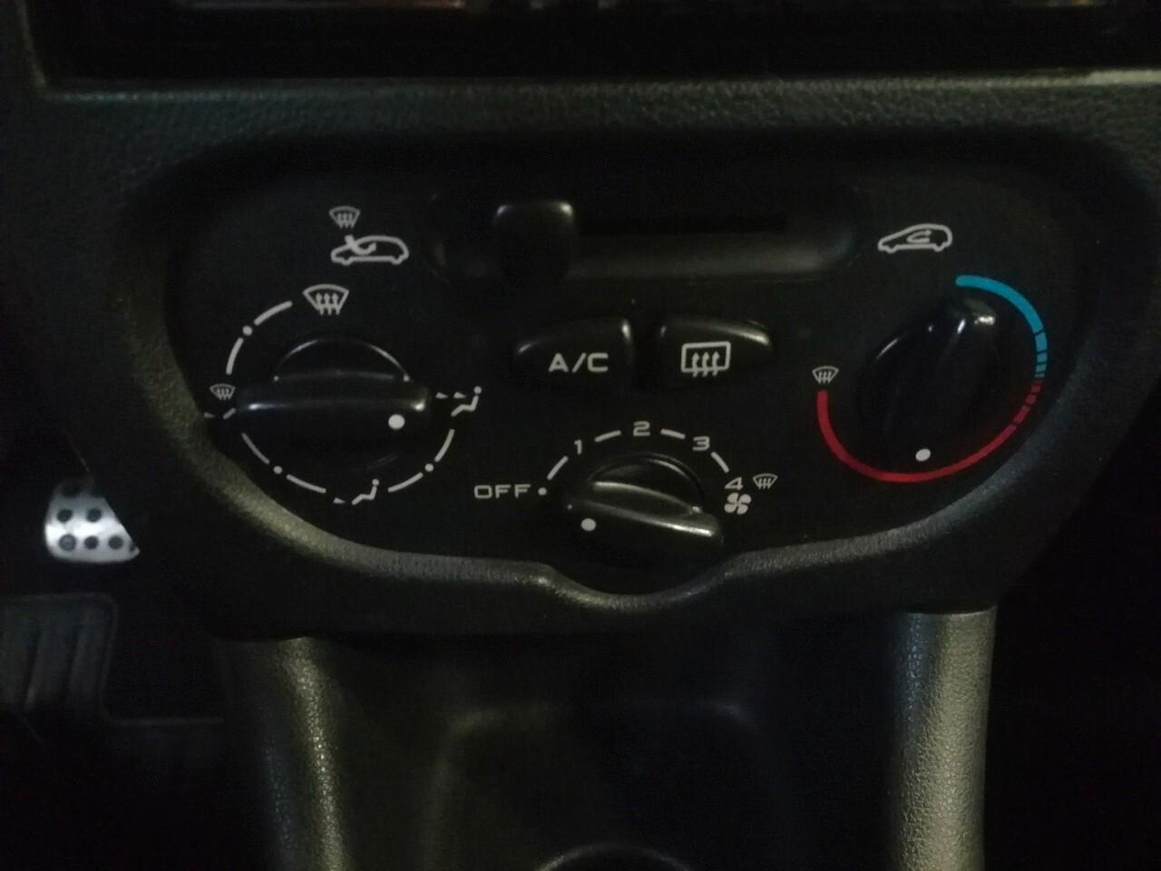 Peugeot 206 Plus 1.1 60CV 5p. ONE Line