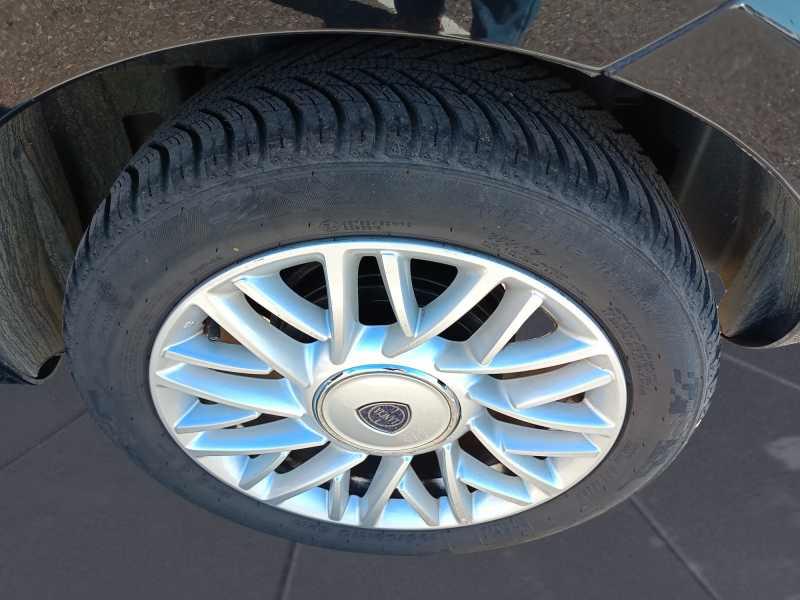 LANCIA Ypsilon 1.2 8v Gold s/CL 69cv E6