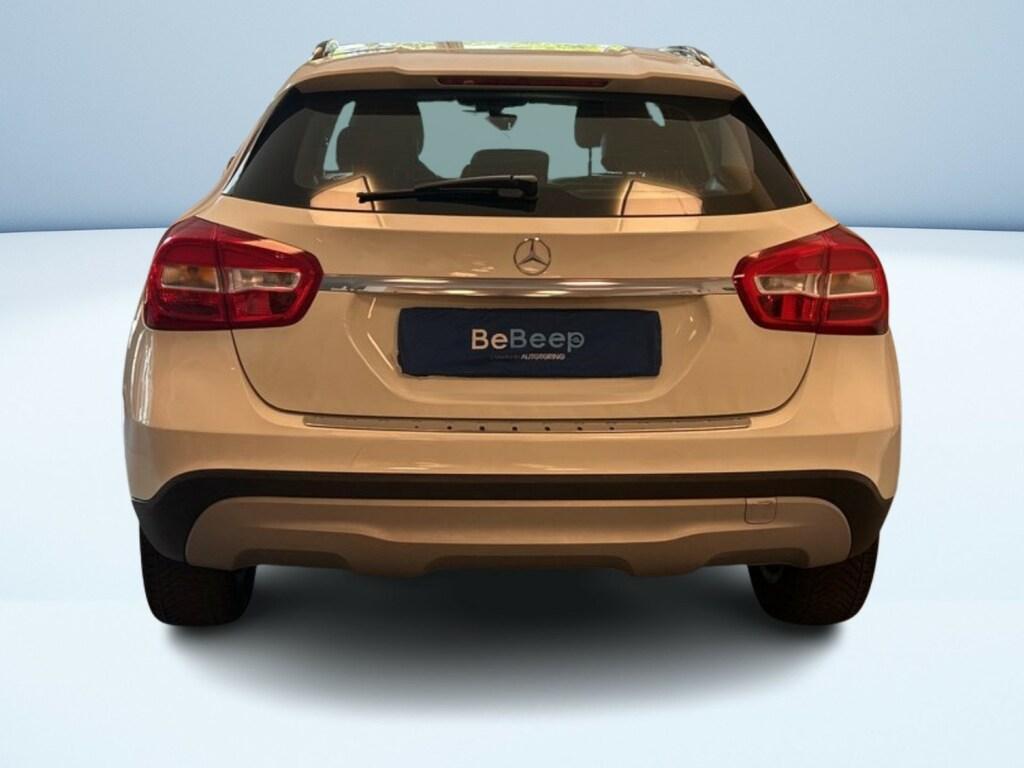 Mercedes GLA 180 180 Business 7G-DCT
