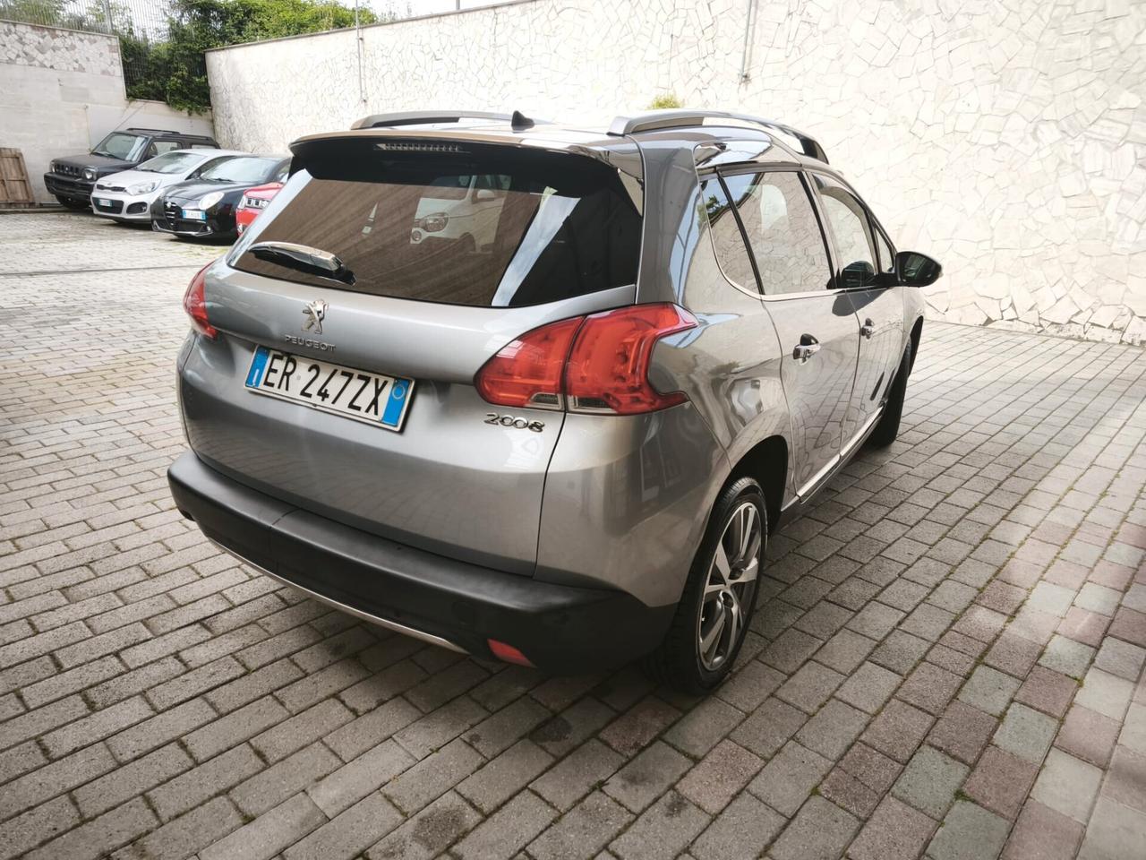 Peugeot 2008 1.6 VTi 120CV Allure