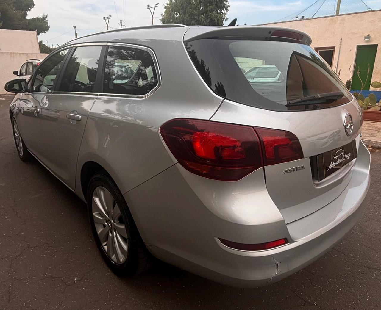 Opel Astra 1.7 CDTI 110CV Sports Tourer Cosmo SW