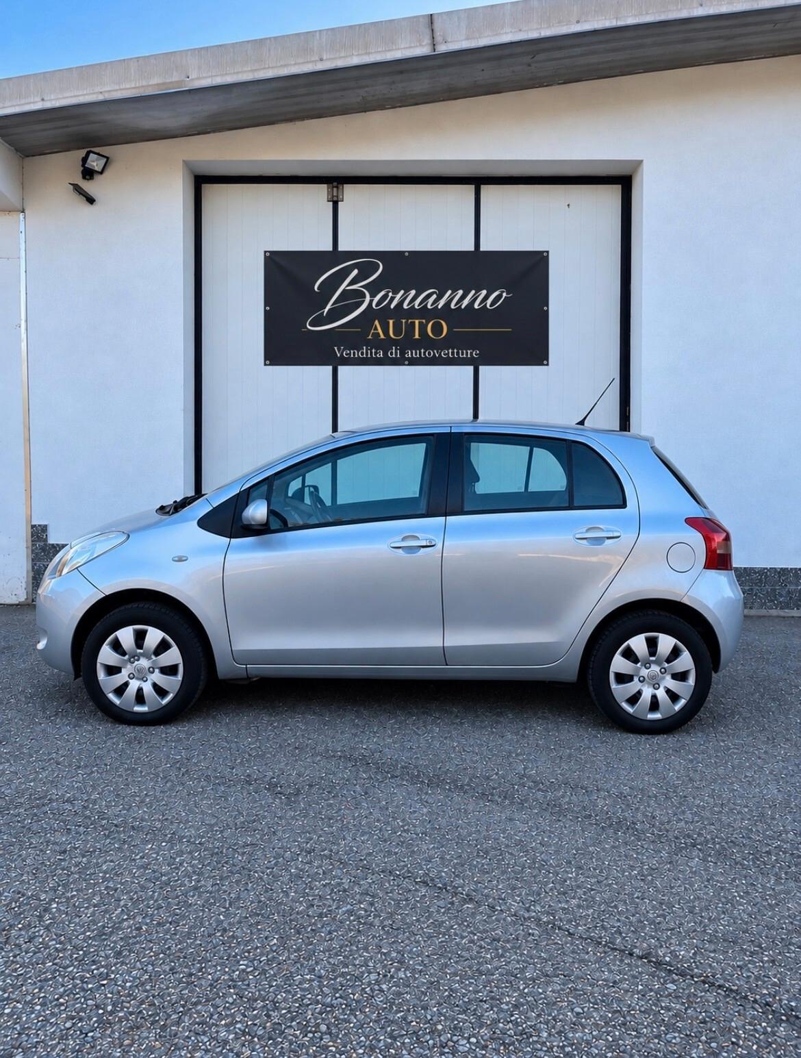 Toyota Yaris 1.0 5 porte Sol