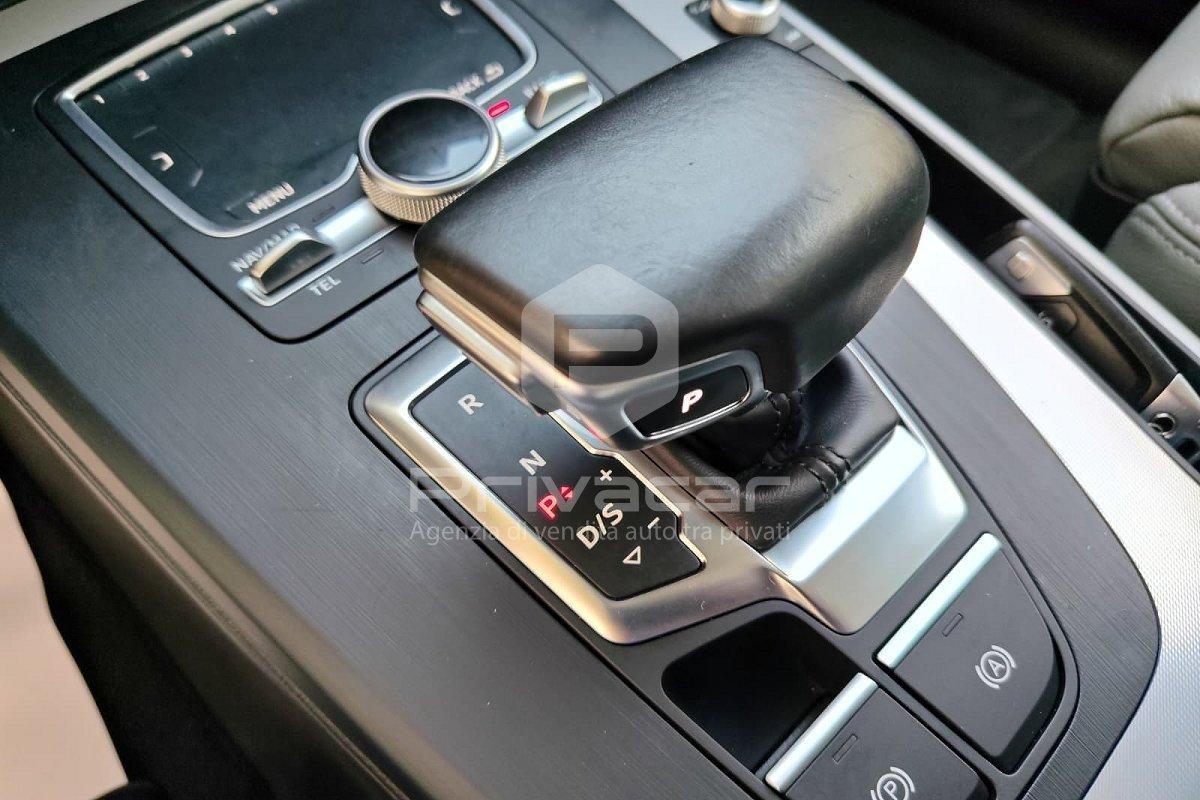 AUDI Q5 40 TDI quattro S tronic Business
