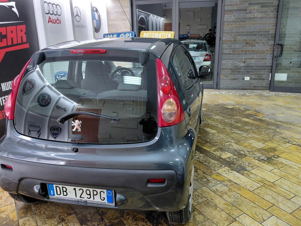 Peugeot 107 1.0 68CV 5p. Cambio automatico