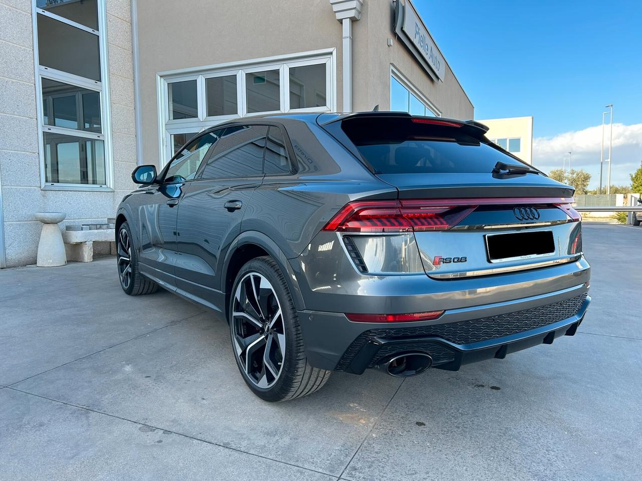 Audi RSQ8 TFSI V8 600CV quattro tiptronic