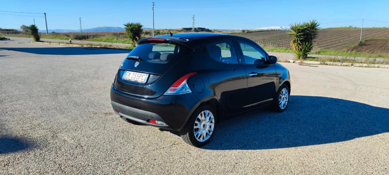 Lancia Ypsilon 1.2 69 CV 5 porte GPL Ecochic Platinum