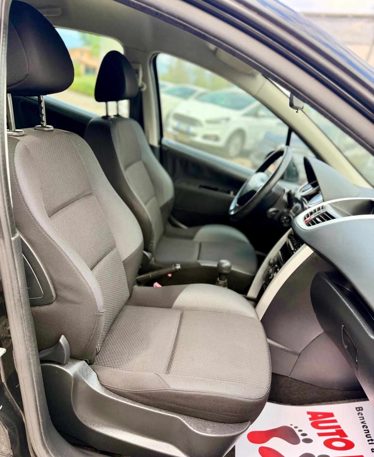 Peugeot 207 2011 1.4 8V 75CV 5p. Ok neopatentati ! ! !