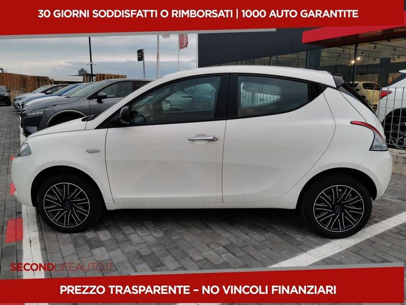 Lancia Ypsilon 1.0 firefly hybrid Oro s&s 70cv