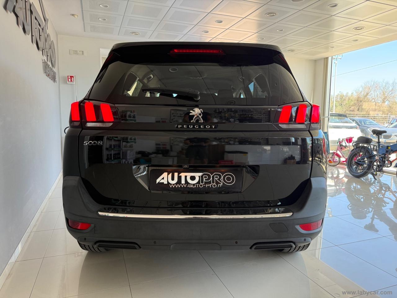 PEUGEOT 5008 BlueHDi 130 S&S Allure