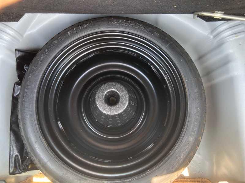 TOYOTA Yaris 5p 1.3 (dual) Sol c/vsc+trc