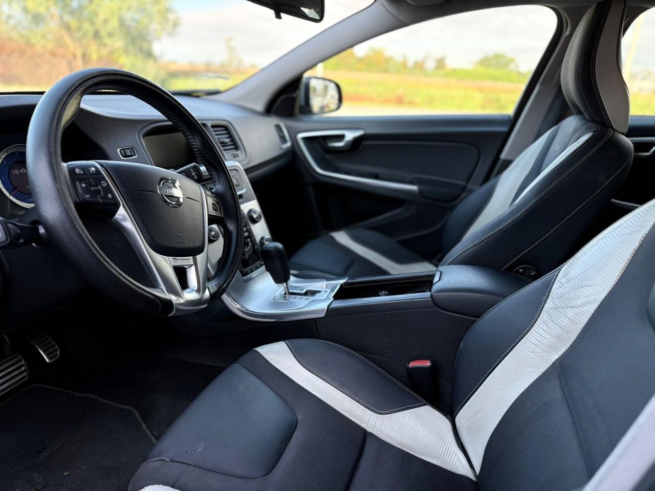 Volvo V60 D5 Geartronic R-design