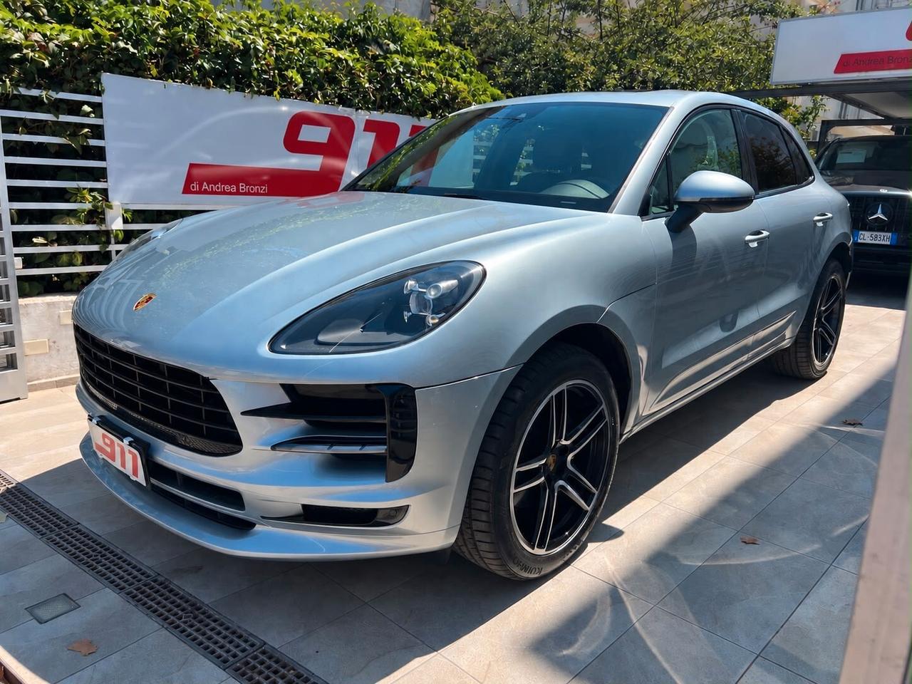 Porsche Macan 2.0 245cv Tetto PASM 111 Controlli Porsche Service Porsche