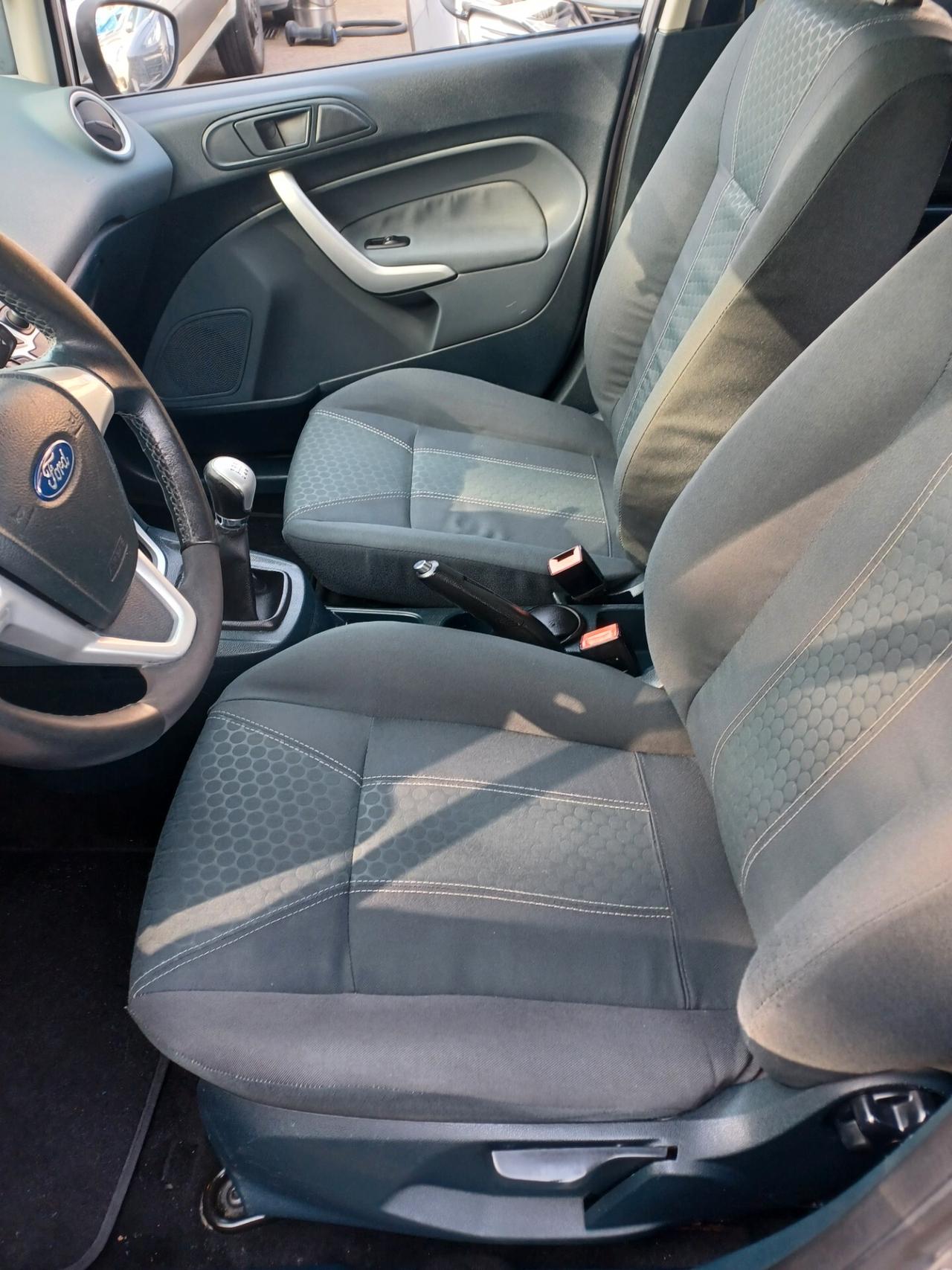 Ford Fiesta 1.4 TDCi 5p. Titanium 2010