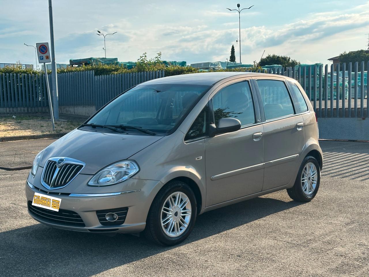 Lancia MUSA 1.3 Mjt 16V 95 CV S&S DPF Oro