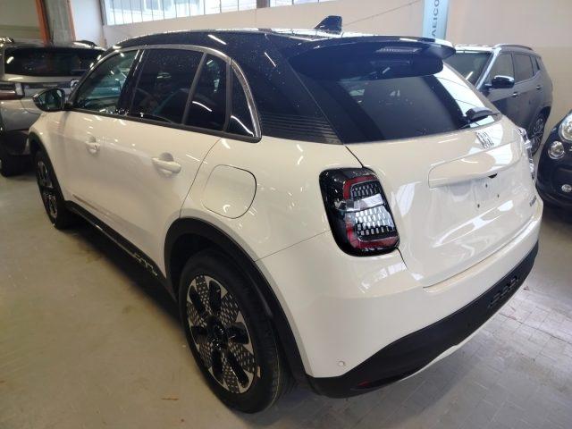 FIAT 600 Hybrid 110 CV DCT MHEV La Prima km0