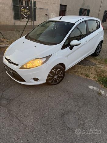 Ford fiesta 1.4 benz gpl neopatentati