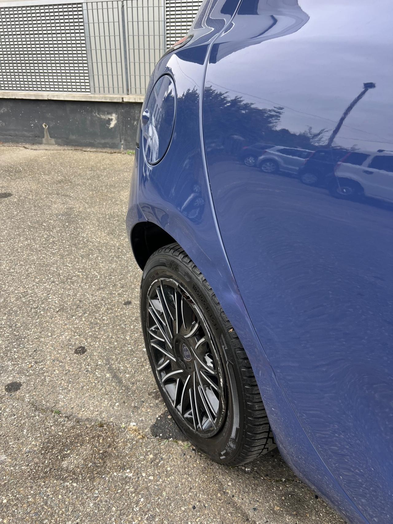 Lancia Ypsilon 1.2 69 CV 5 porte GPL Ecochic NEOPATENTATI