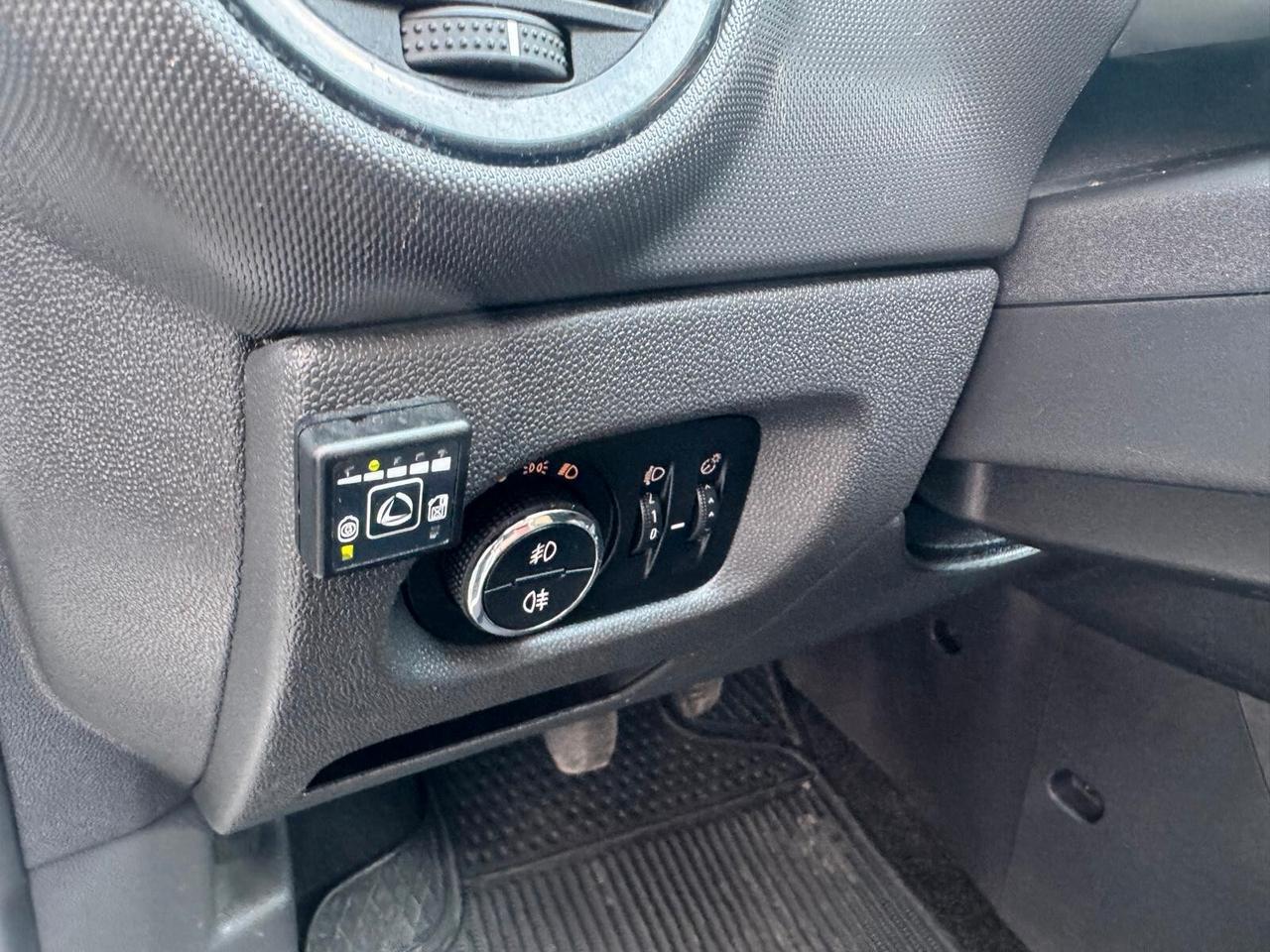 Opel Corsa 1.2 5 porte benzina/GPL