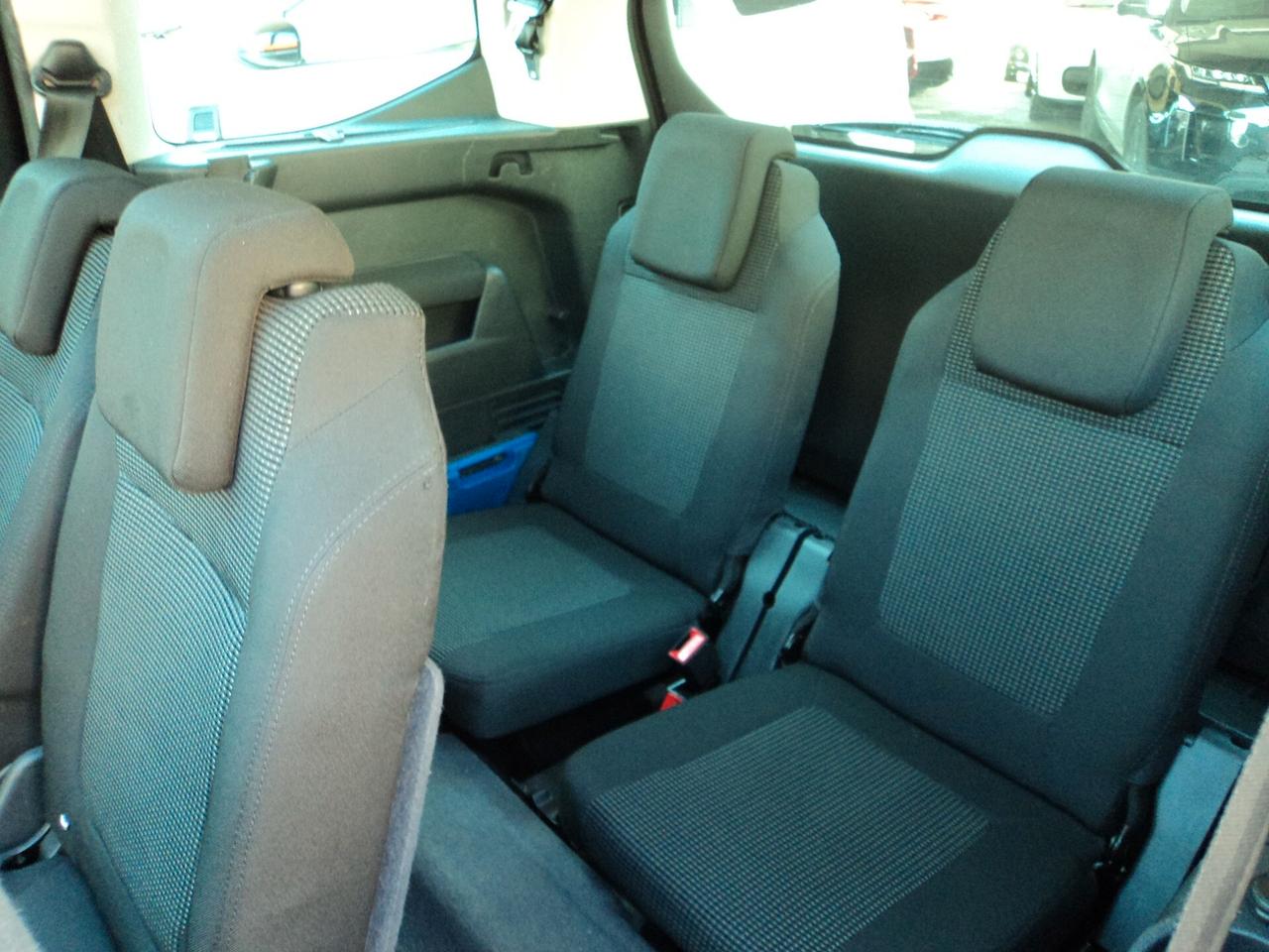 Peugeot 5008 1.6 HDi 112CV Féline