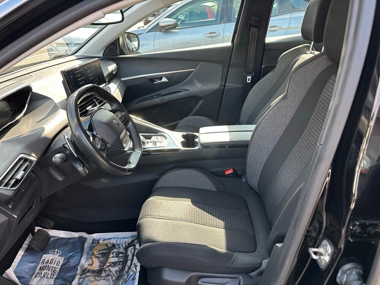 Peugeot 3008 1.5 bluehdi 130CV AT8