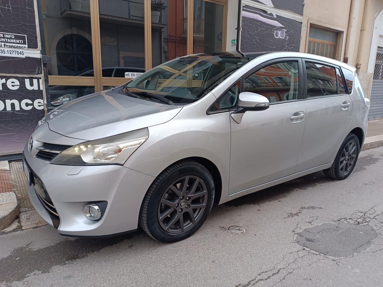 Toyota Verso 1.6 D-4D Style 110 CV TETTO CAMERA NAVI