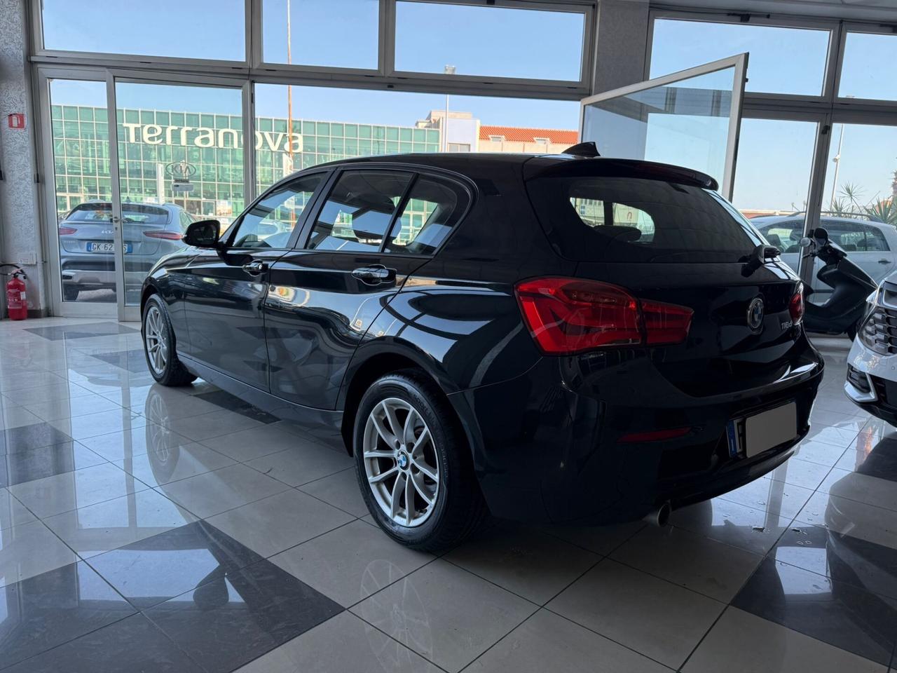 Bmw 118 118d 5p. Advantage