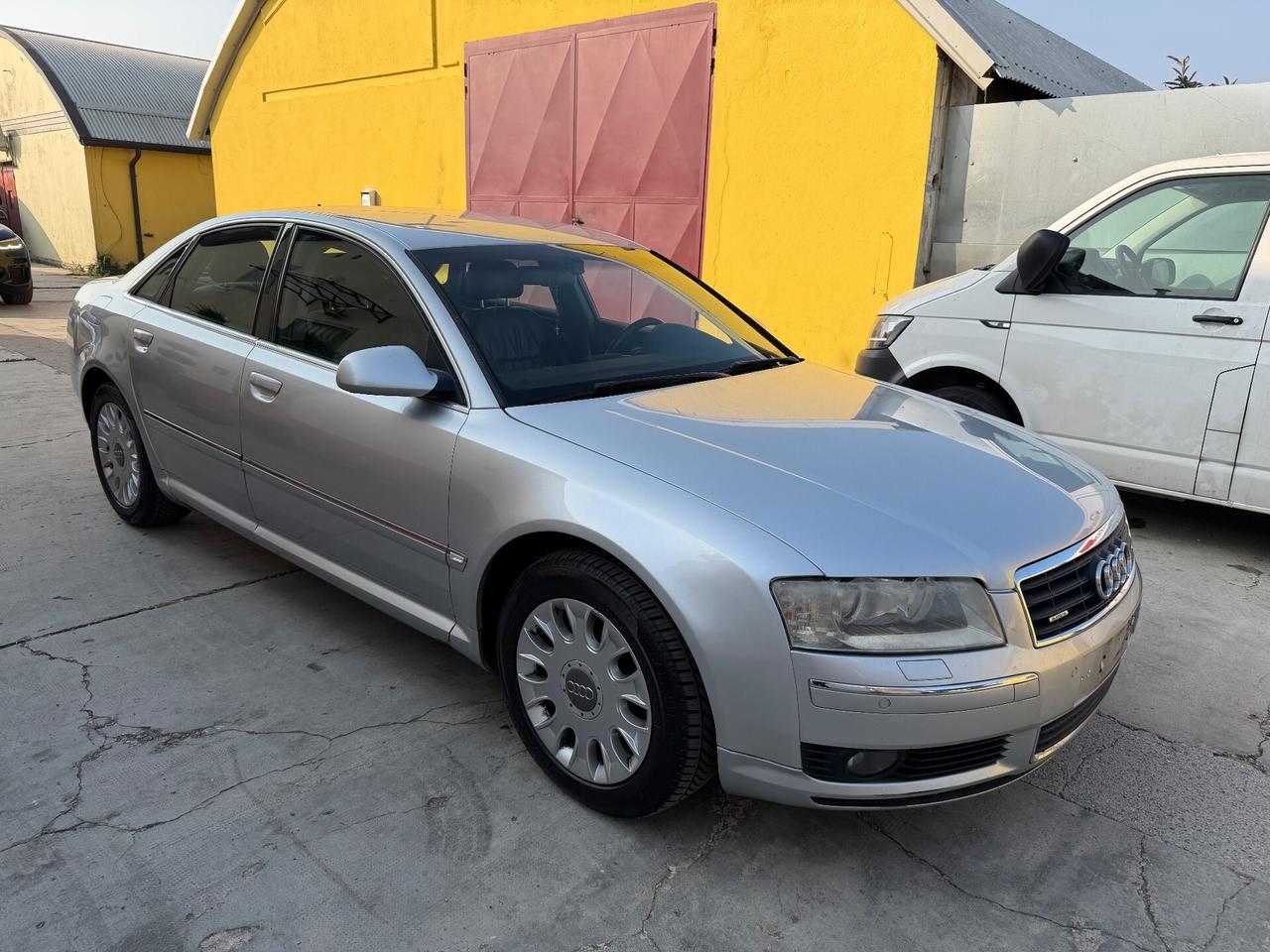 Audi A8 3.0 V6 TDI quattro tiptronic