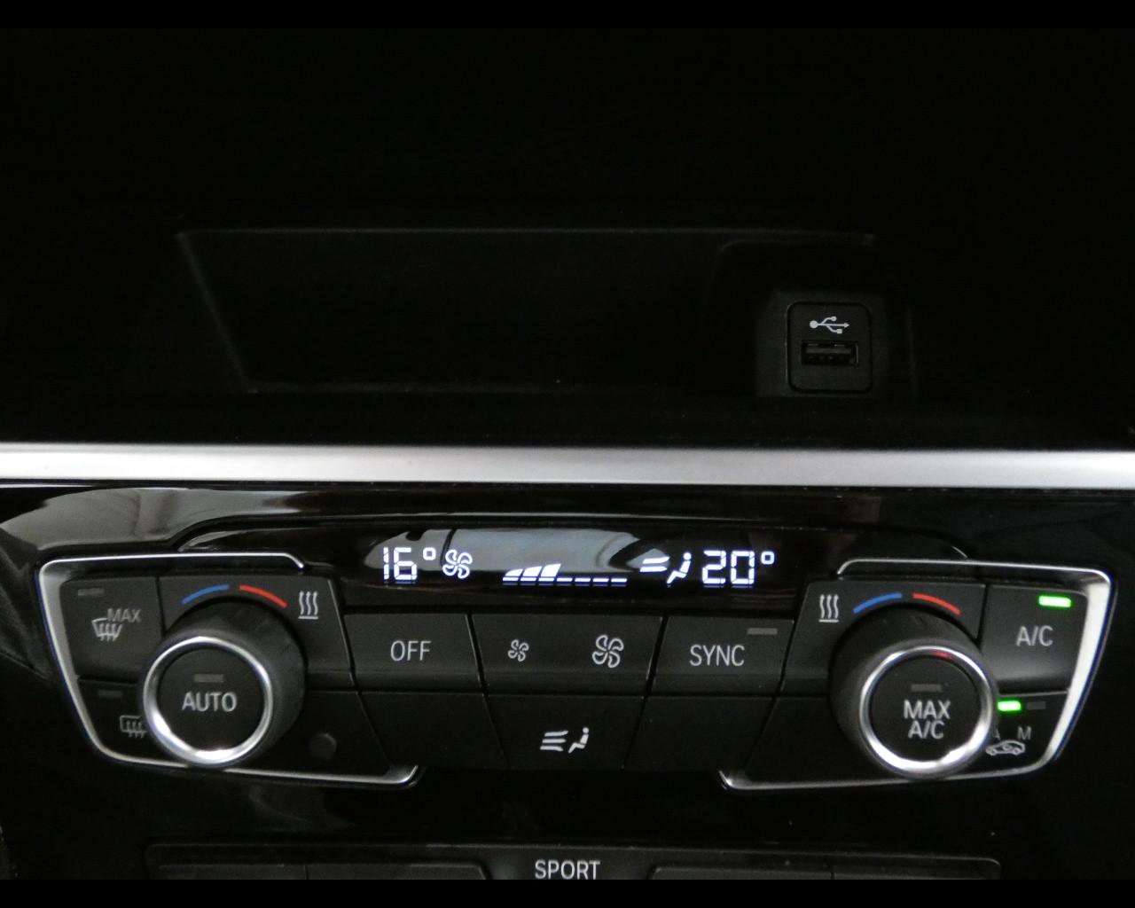 BMW Serie 2 A.T. (F45) - 218d Active Tourer Business