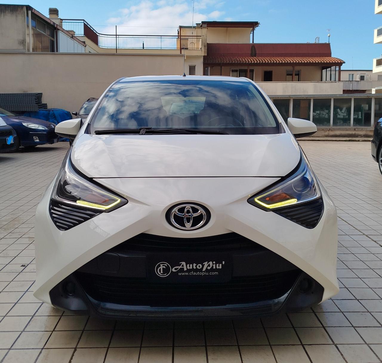 Toyota Aygo 1.0 VVT-i 72 CV 5 porte x-business